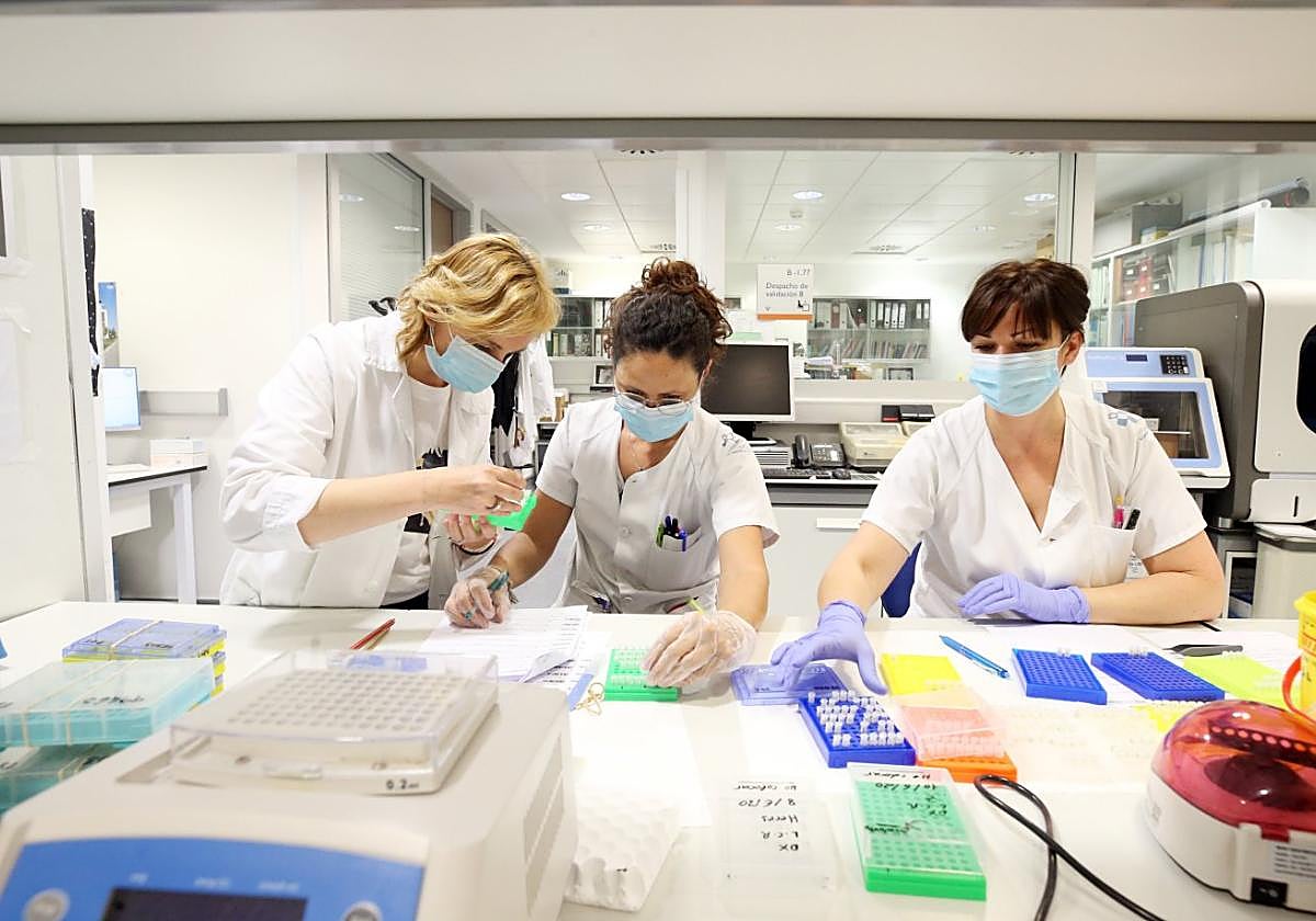 Laboratorio de Microbiología del Hospital Universitario Central de Asturias.