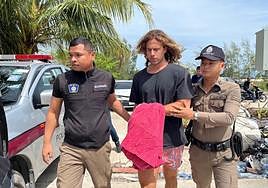 Daniel Sancho, durante la reconstrucción de los hechos con la Policía tailandesa.