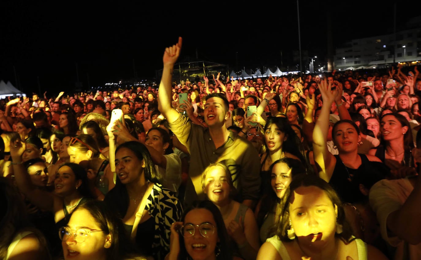 Dani Fernández: «¡Que este concierto dure cien años más!»