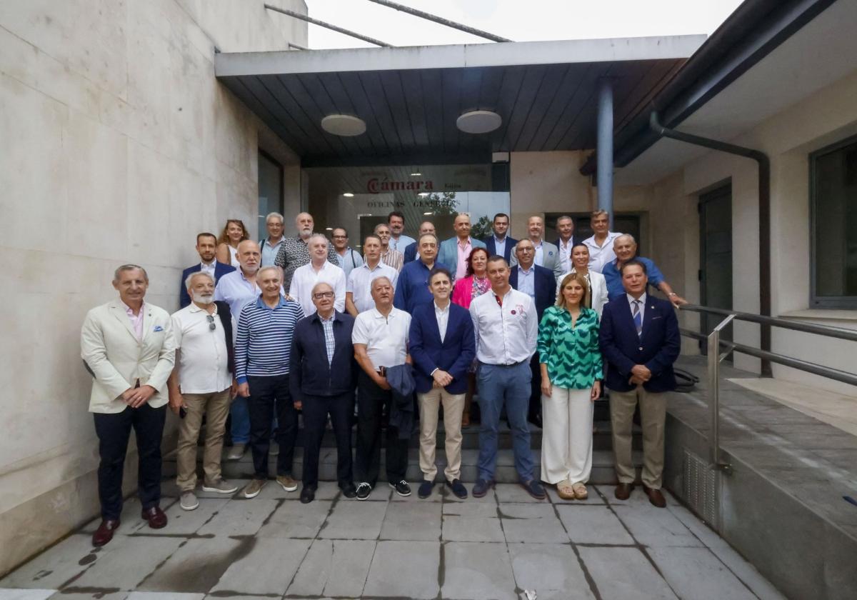 Foto de familia del Consejo de Ingenieros Industriales.