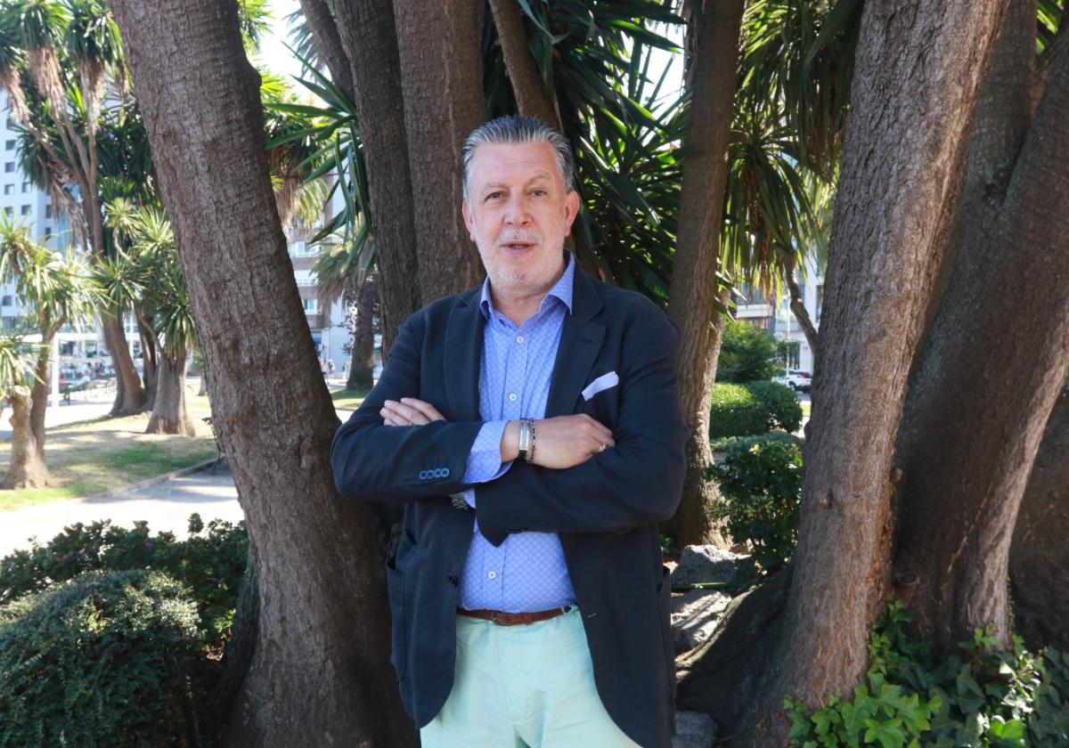 Ángel Junquera, presidente de la plaza de El Bibio, en los Jardines de la Reina.