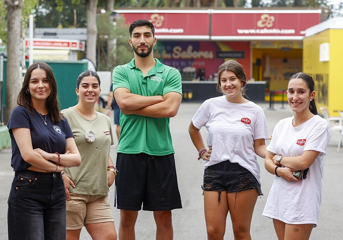 Laura Álvarez, Raquel Suárez, Pablo Caro, Adriana Argüelles y Elisa Cristóbal.
