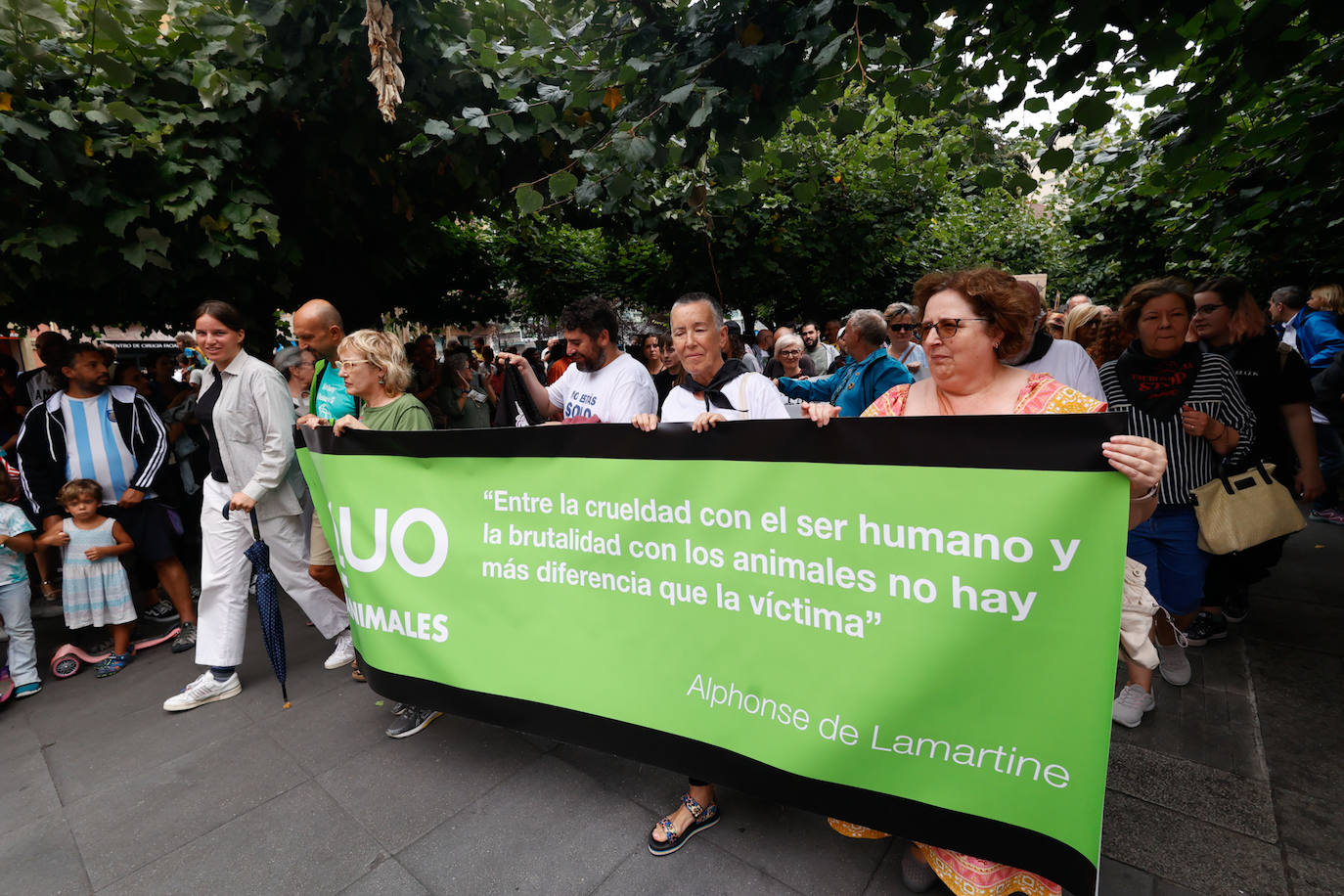 Así ha sido la protesta antitaurina por la Feria de Begoña