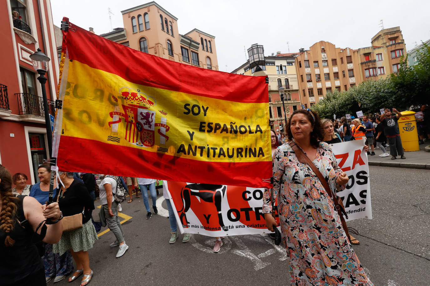 Así ha sido la protesta antitaurina por la Feria de Begoña