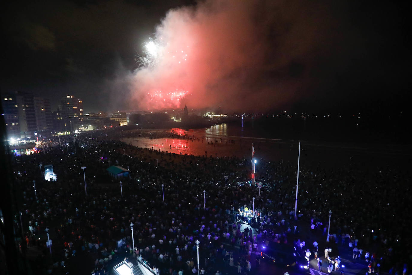 Los impresionantes Fuegos de Gijón