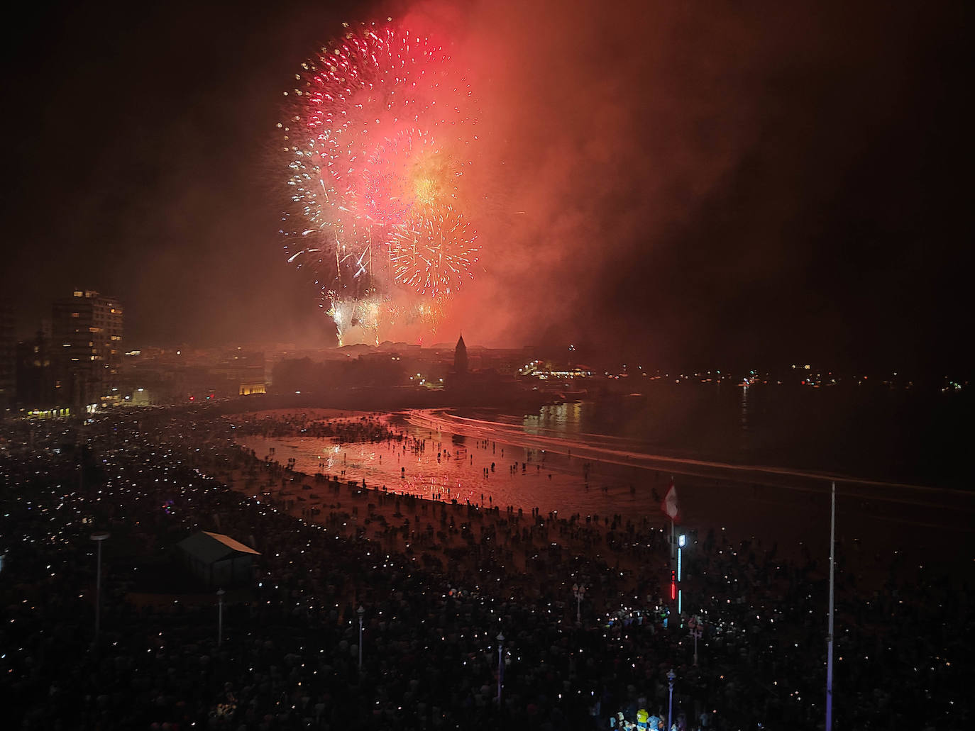 Los impresionantes Fuegos de Gijón