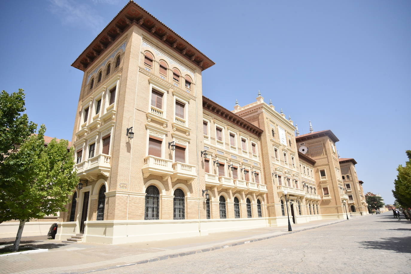 El interior de la academia militar donde estudiará Leonor