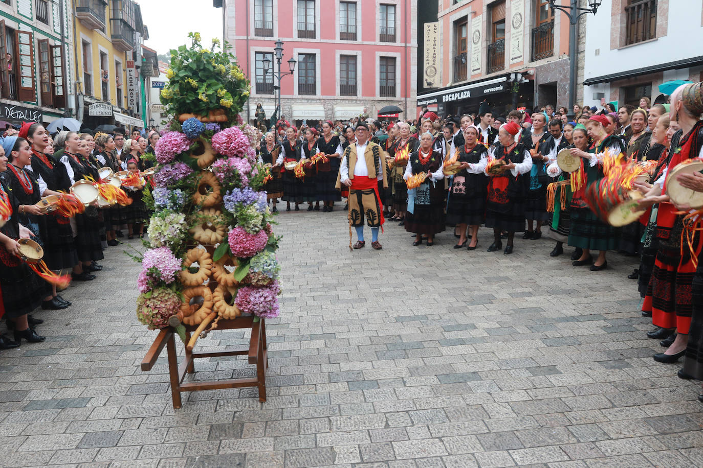 Emoción en Llanes por San Roque