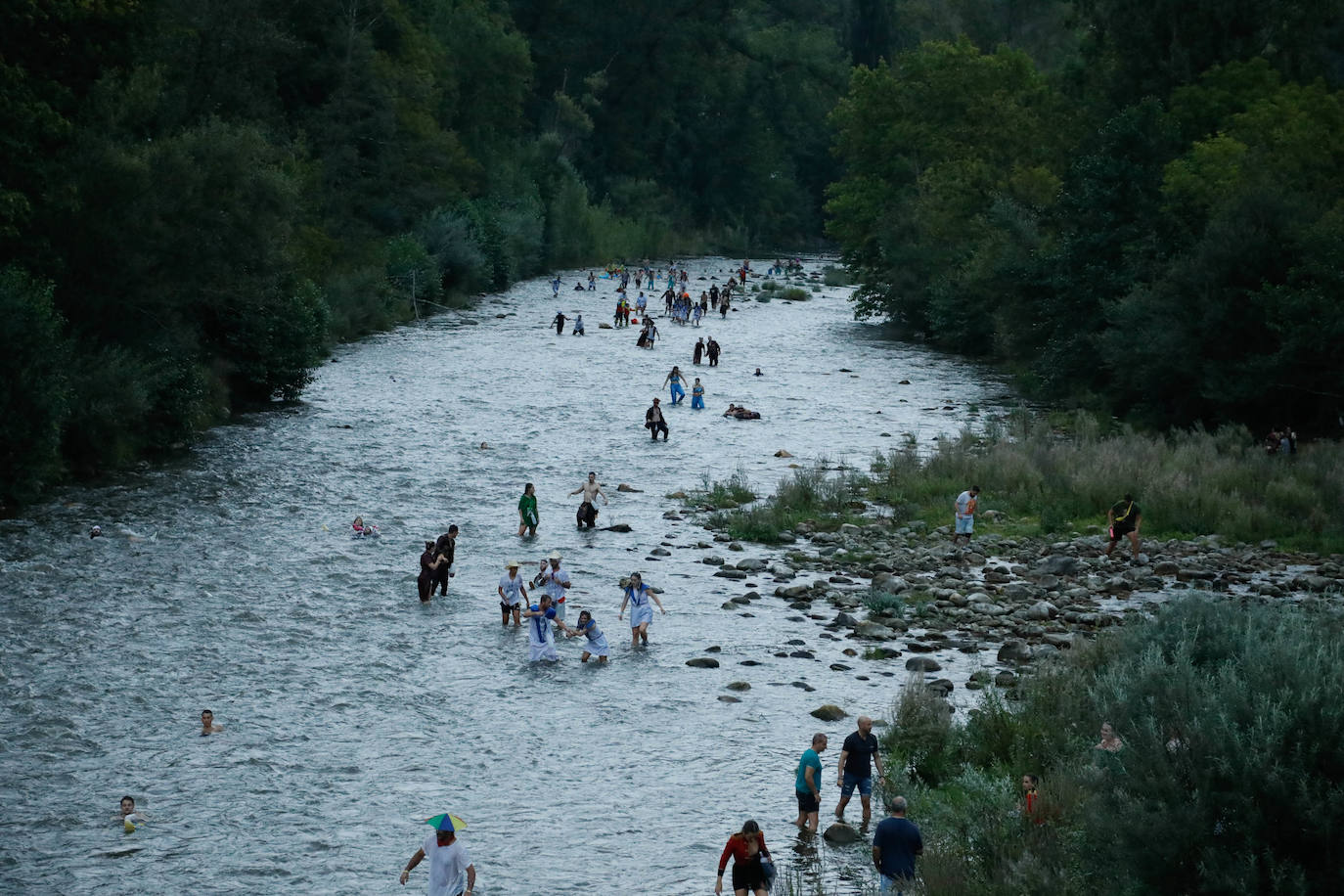 La falta de agua desluce el Descenso Folklórico del Nalón