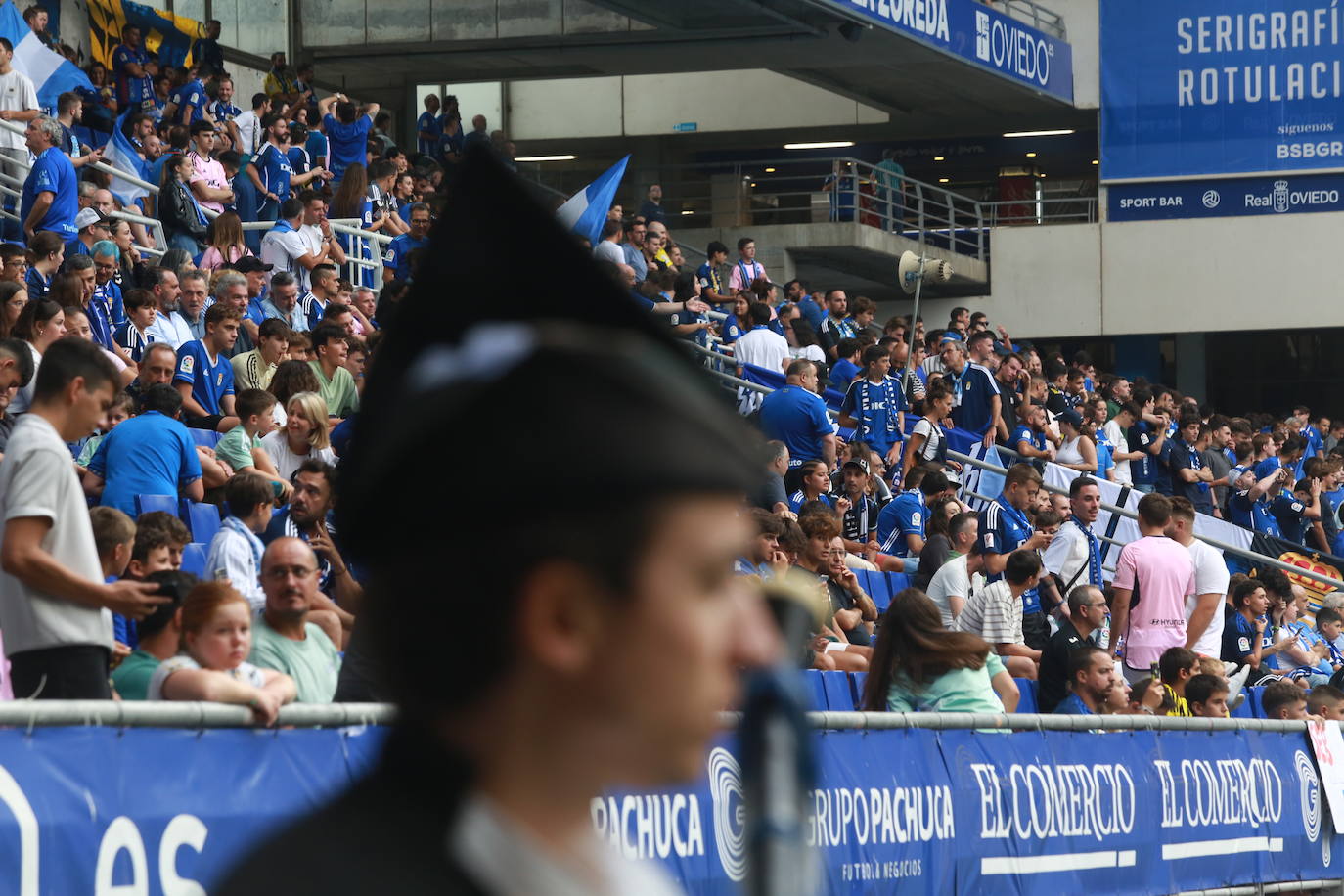 ¿Estuviste en el Real Oviedo - Racing de Ferrol? ¡Búscate en las fotos!