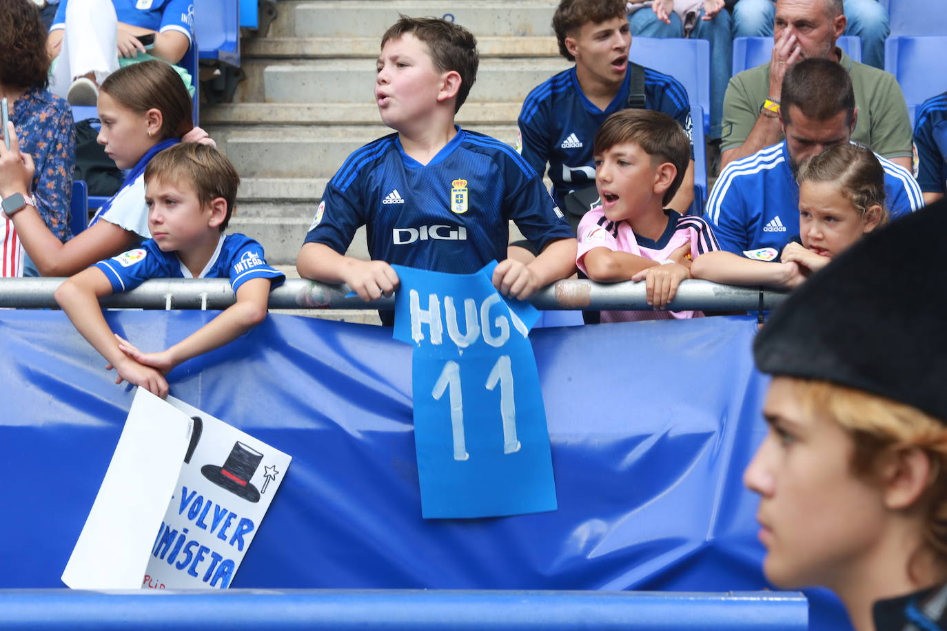 ¿Estuviste en el Real Oviedo - Racing de Ferrol? ¡Búscate en las fotos!