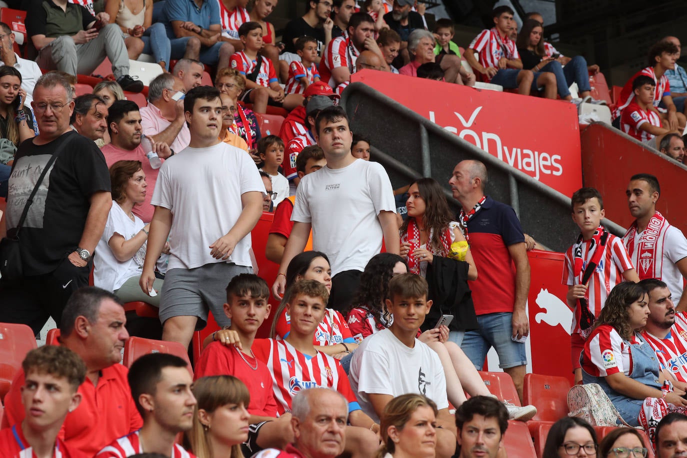 ¿Estuviste en el Sporting - Mirandés? ¡Búscate en las fotos!