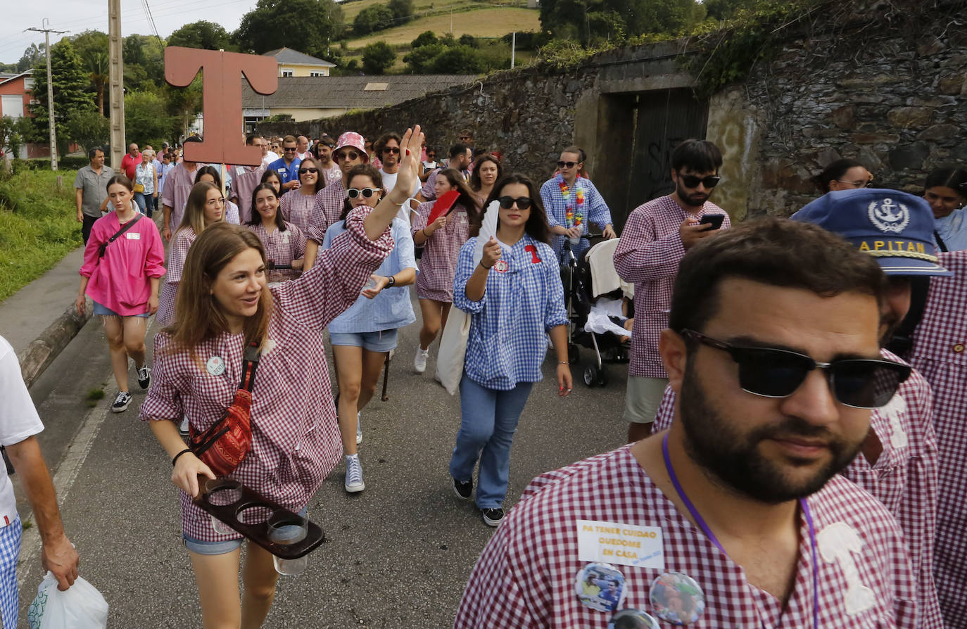 La folixa de San Timoteo llena Luarca