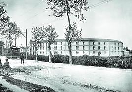 La plaza de toros de El Bibio, en una imagen histórica.