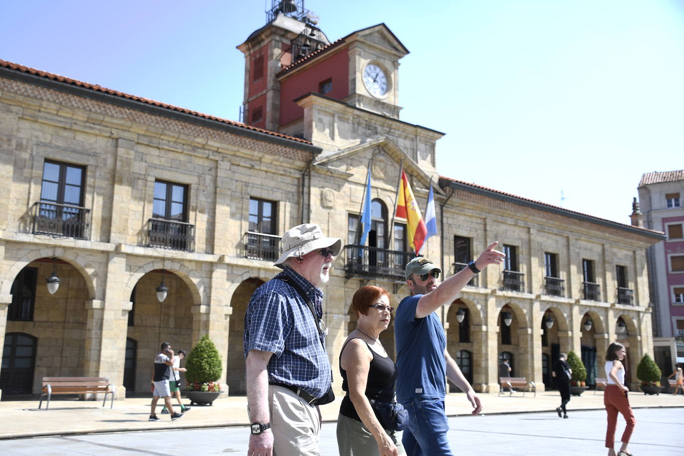 Asturias busca agua y sombra para refrescarse