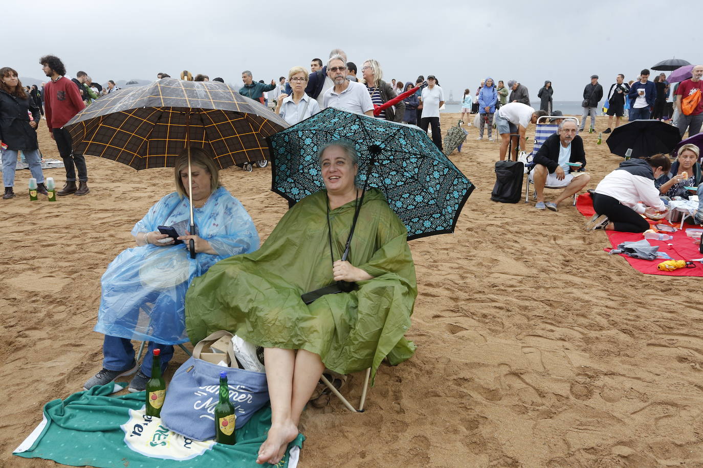 ¿Estuviste en el récord mundial de escanciado de Gijón? ¡Búscate! (2)