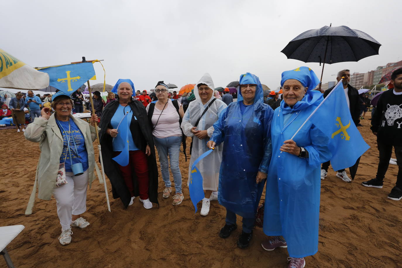 ¿Estuviste en el récord mundial de escanciado de Gijón? ¡Búscate! (2)