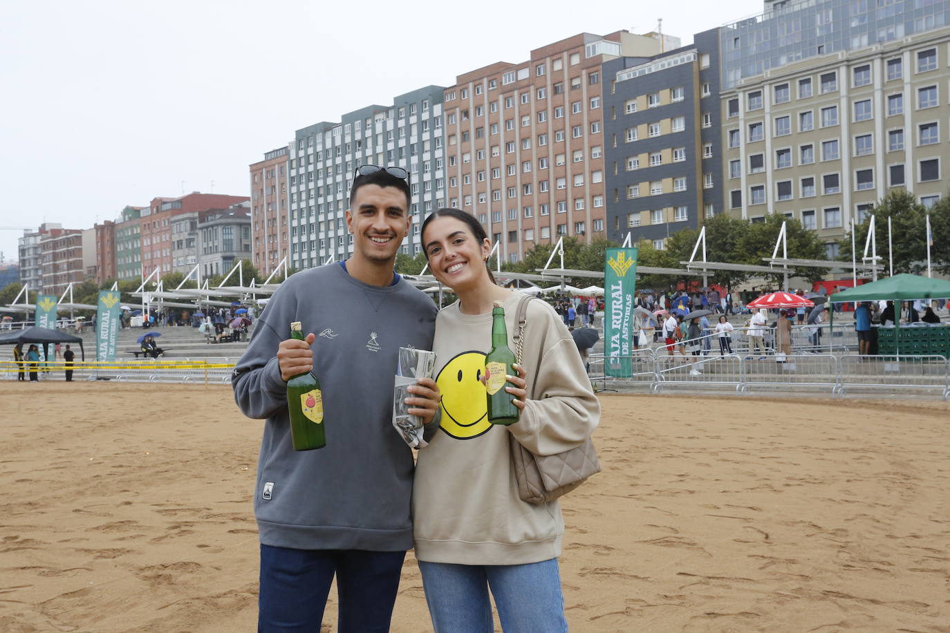 ¿Estuviste en el récord mundial de escanciado de Gijón? ¡Búscate! (1)