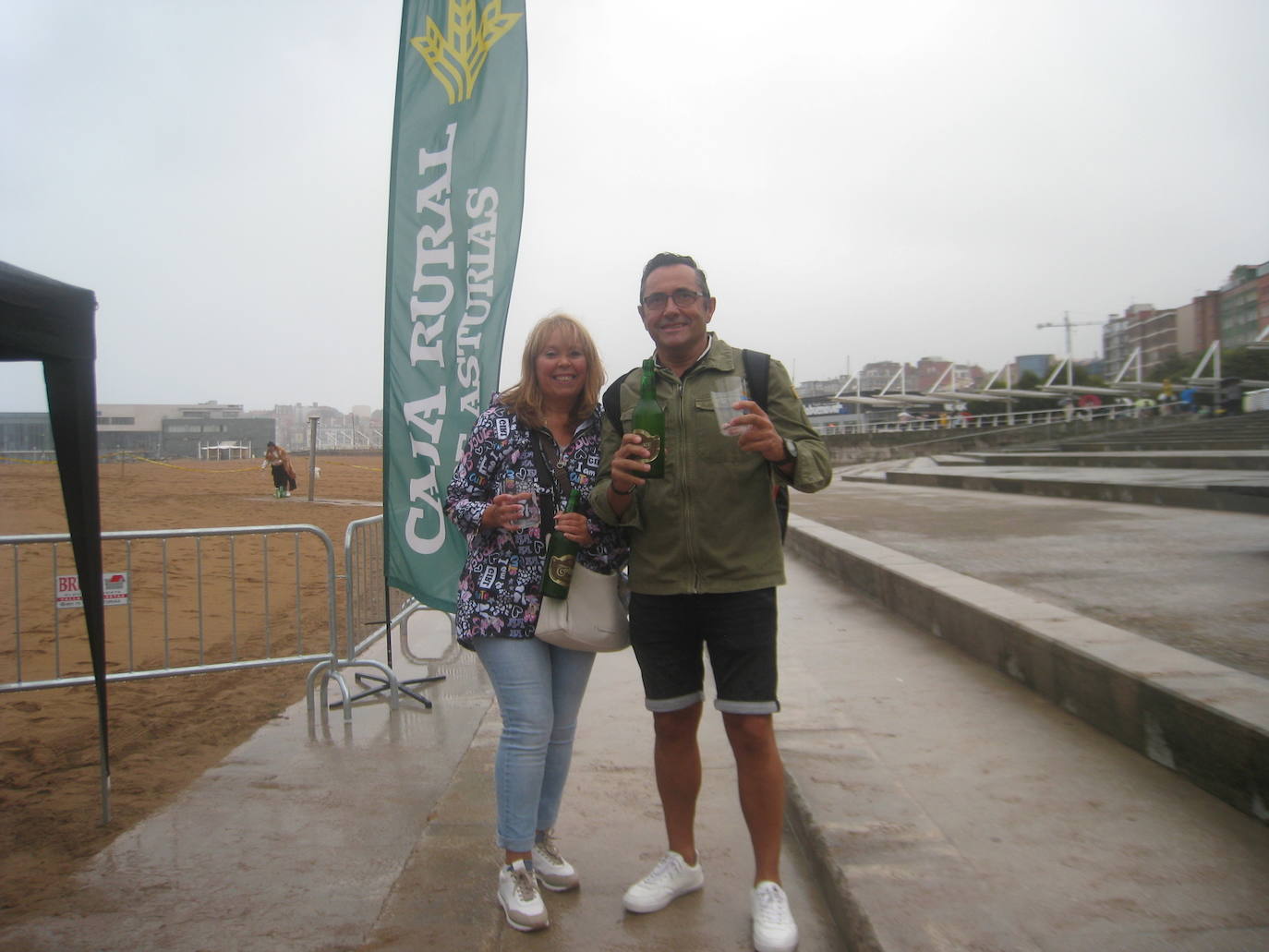 ¿Estuviste en el récord mundial de escanciado de Gijón? ¡Búscate!