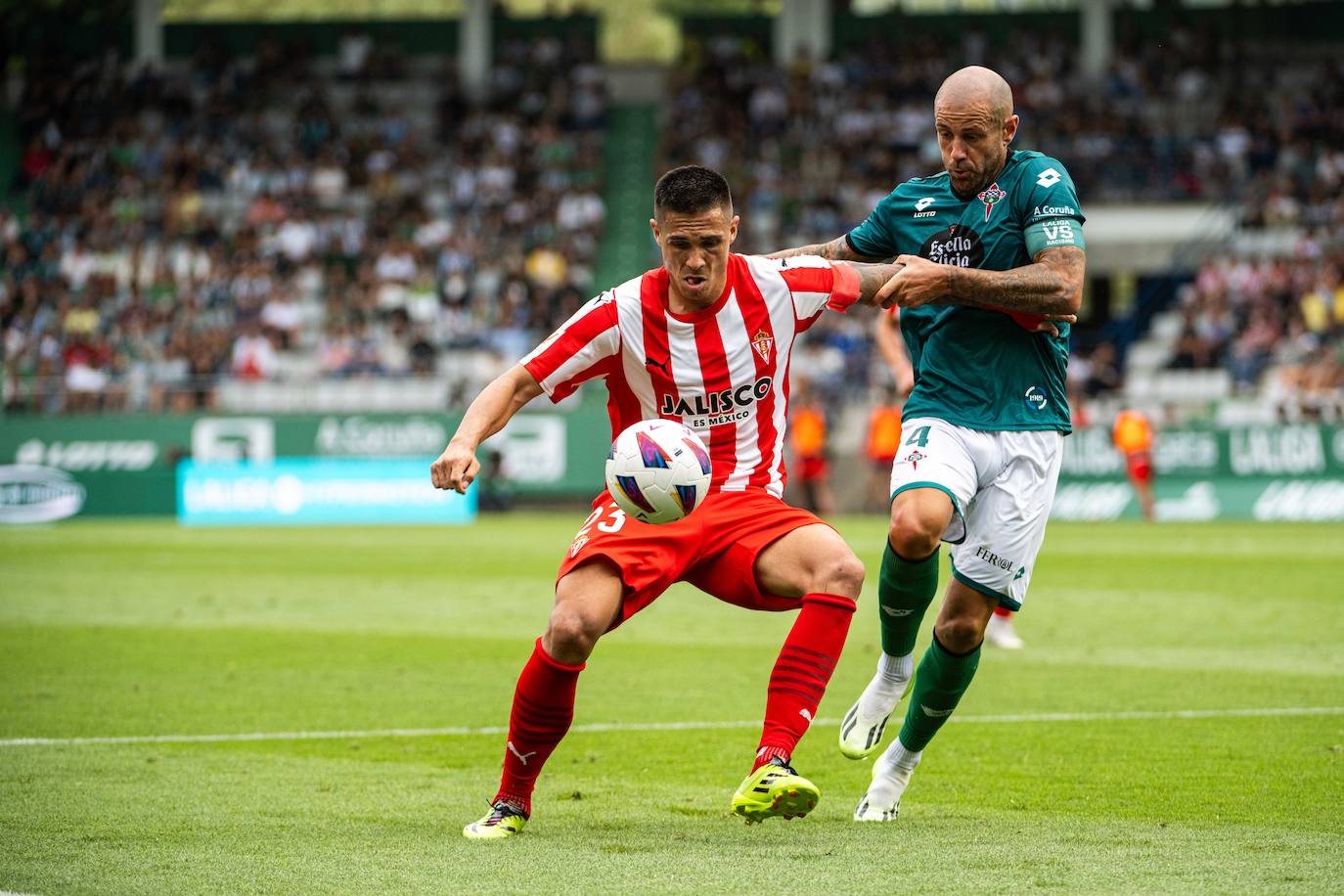 Las mejores imágenes del partido entre el Racing de Ferrol y el Sporting en A Malata