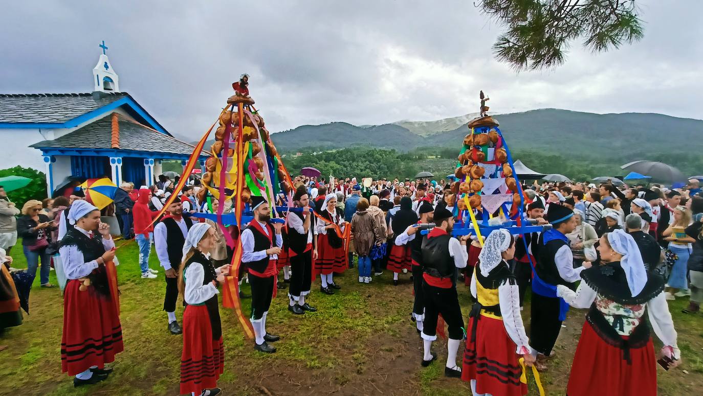 Romería por todo lo alto en Cadavedo con La Regalina