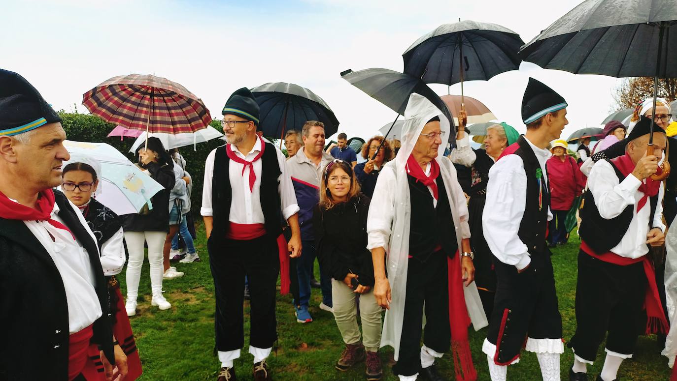 Romería por todo lo alto en Cadavedo con La Regalina