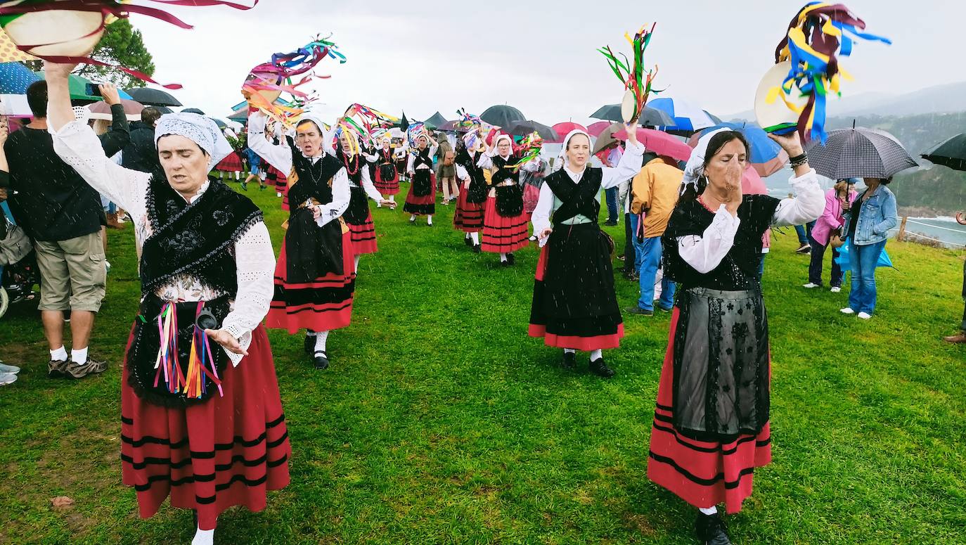 Romería por todo lo alto en Cadavedo con La Regalina