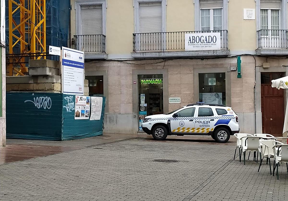 La obra está situada en la calle José Manuel Pedregal.