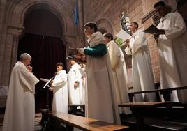 La Escolanía de Covadonga, dirigida por Jorge de la Vega, el pasado año en la primera jornada de la novena.