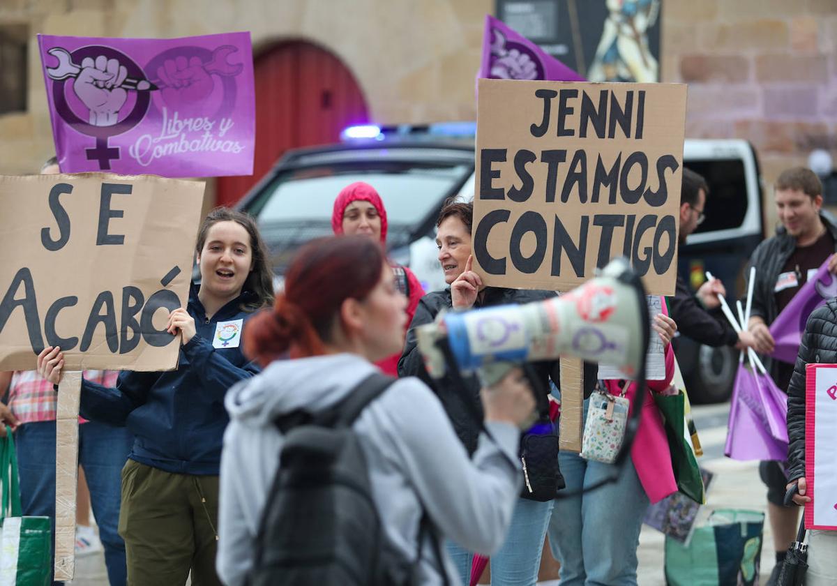 Concentración en Gijón contra la actitud de Rubiales