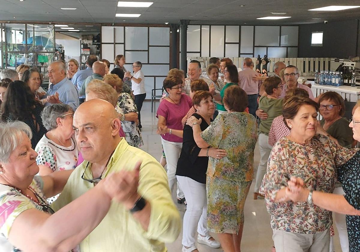 Más de un centenar de personas, en los talleres.