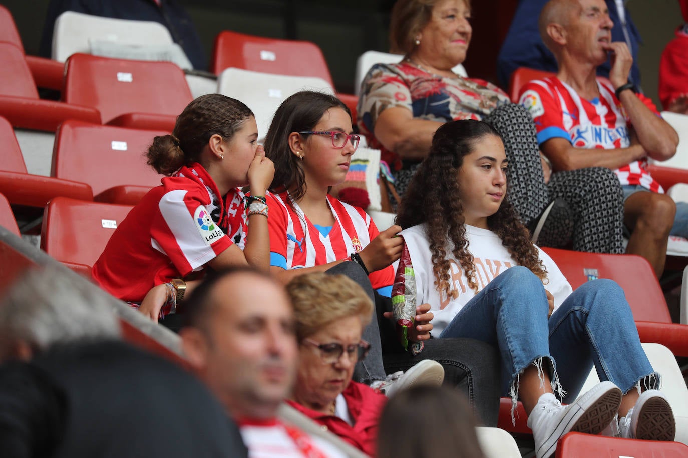 ¿Estuviste en el Sporting - Burgos? ¡Búscate en las gradas de El Molinón!