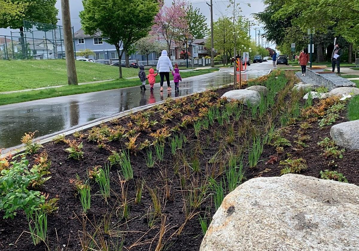 Un jardín inundable en las calles de Vancouver, en Canadá.