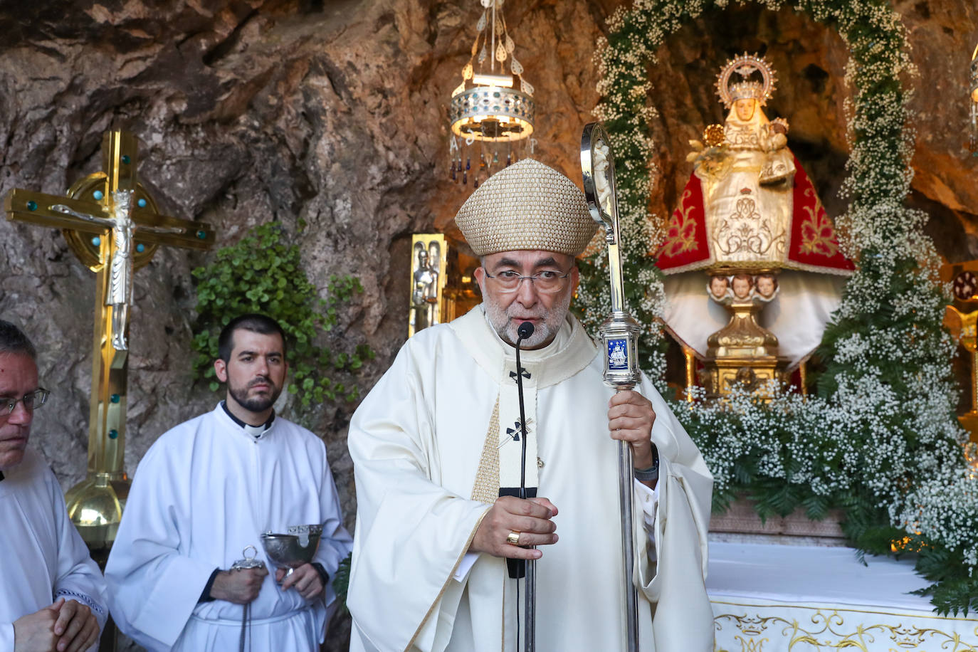 Reivindicación y tradición en la misa por la Santina