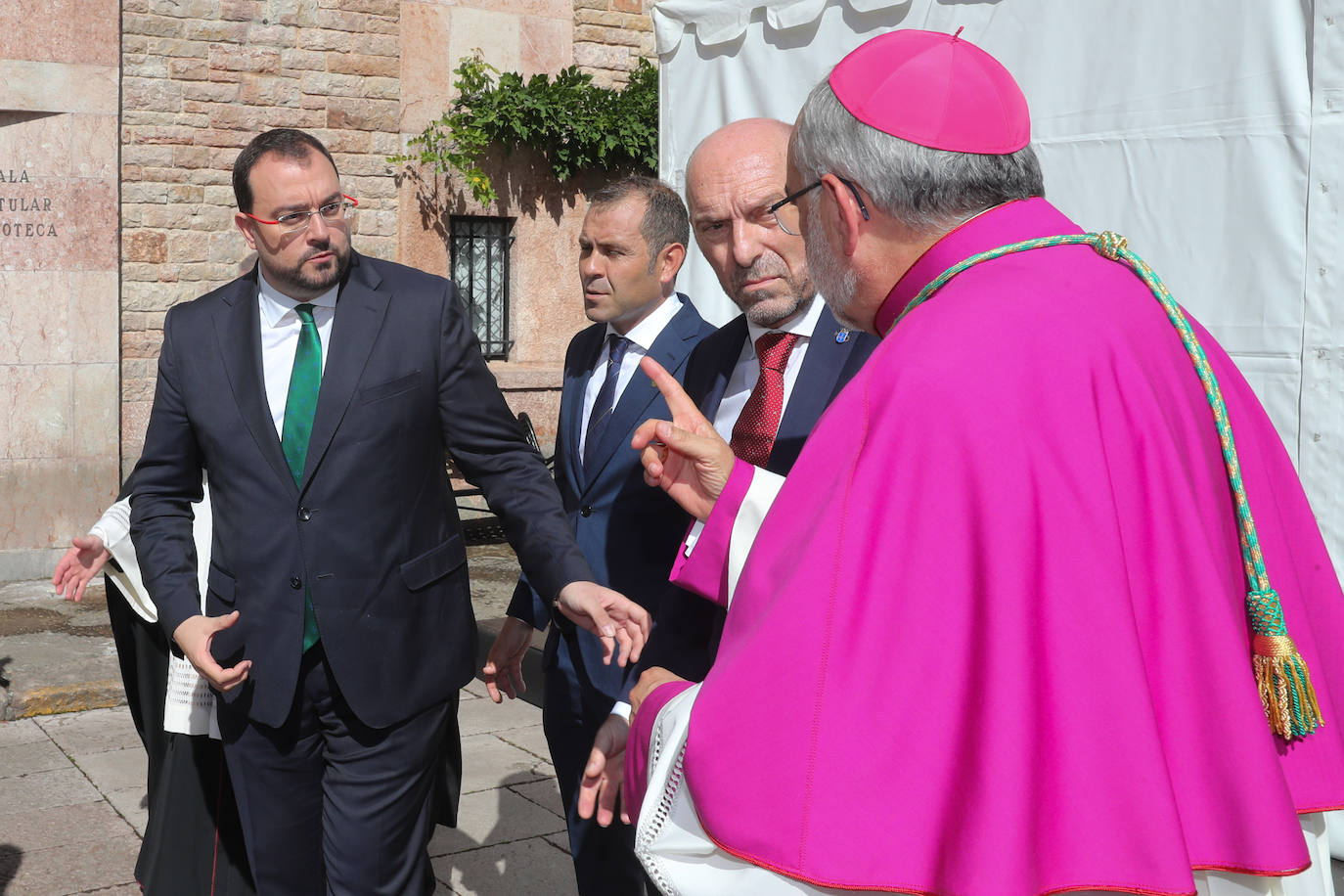 Reivindicación y tradición en la misa por la Santina