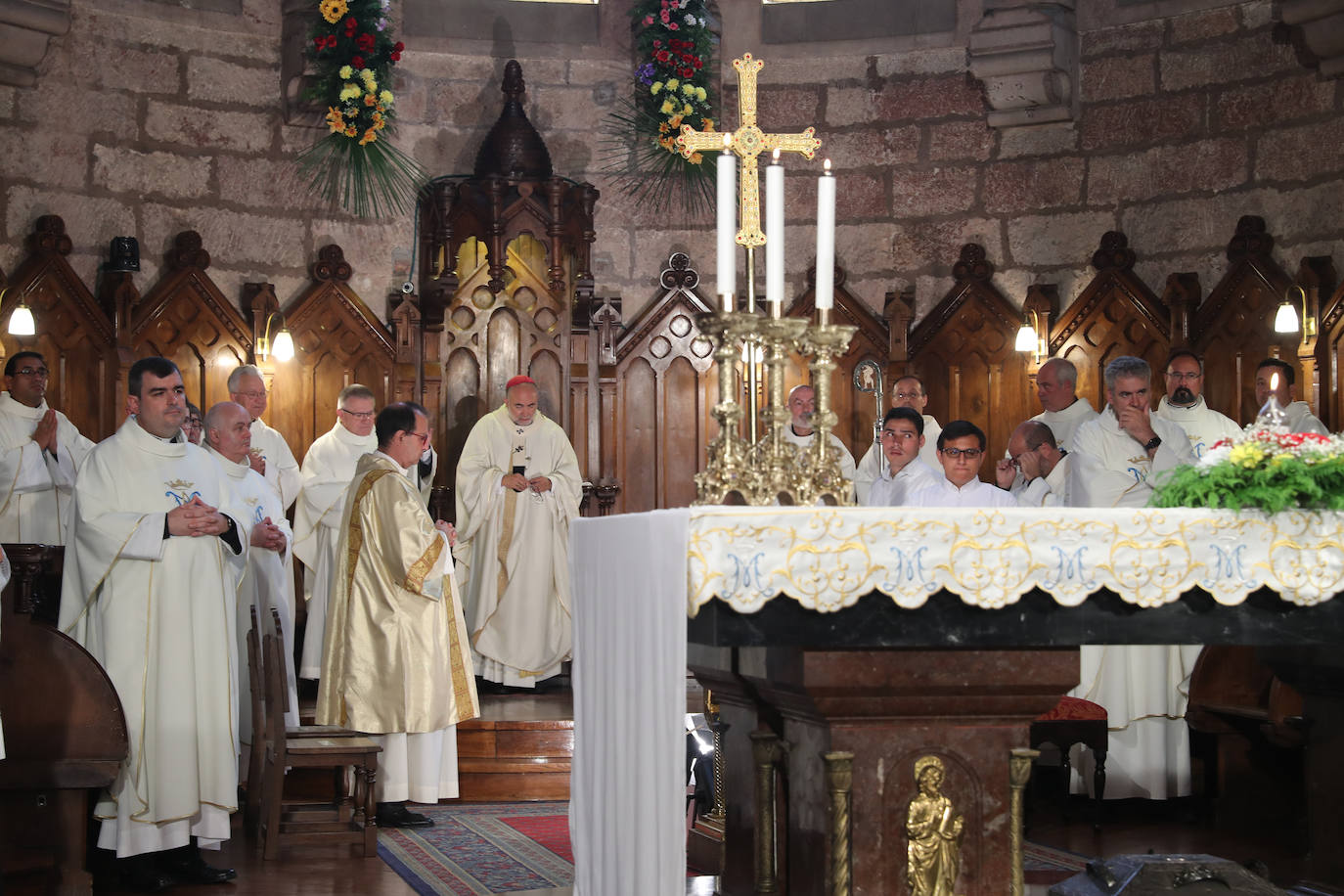 Reivindicación y tradición en la misa por la Santina