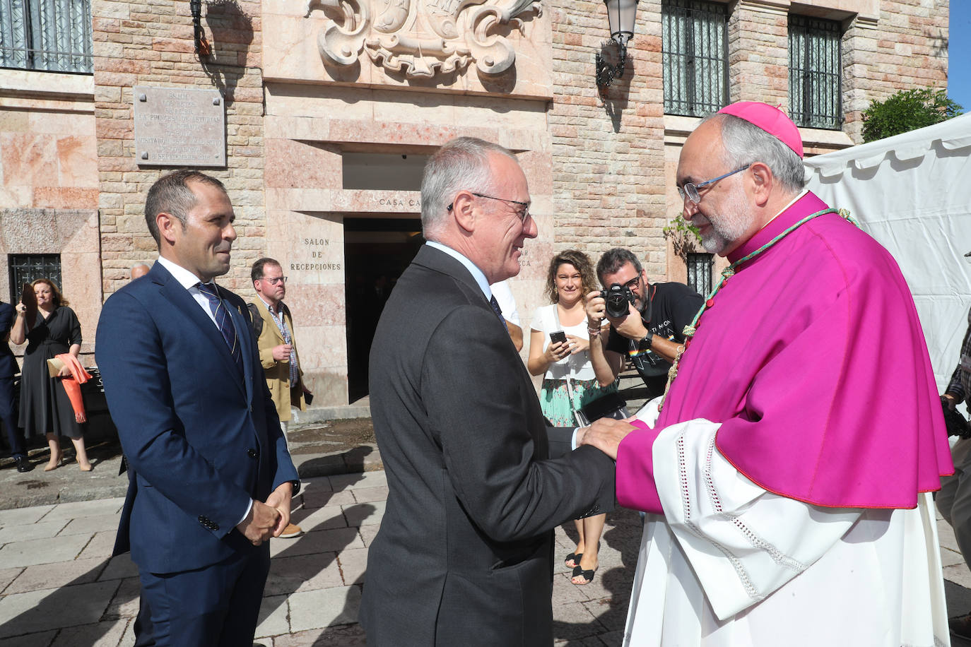 Reivindicación y tradición en la misa por la Santina