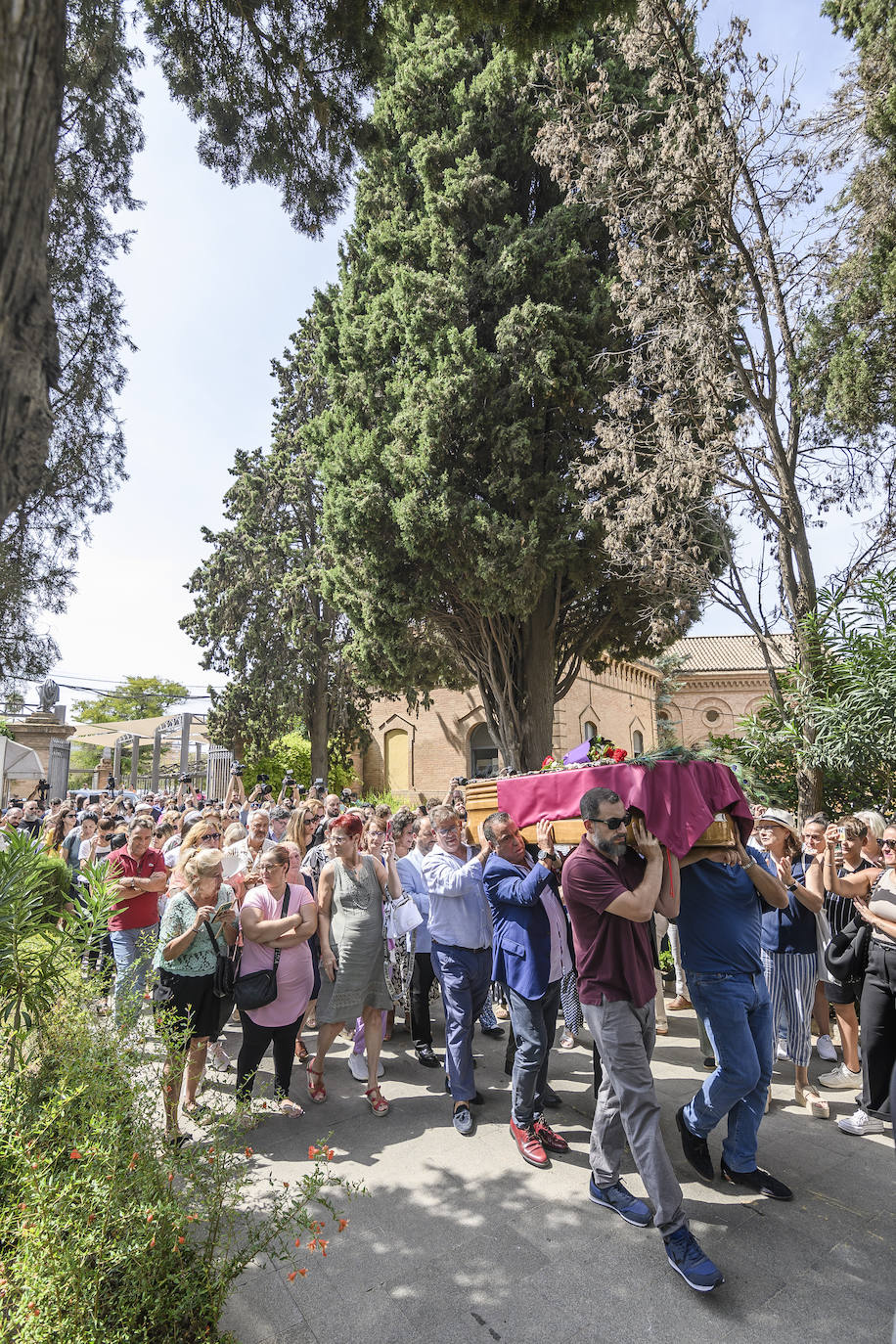 Multitudinario adiós a María Jiménez, una «artista inmortal»