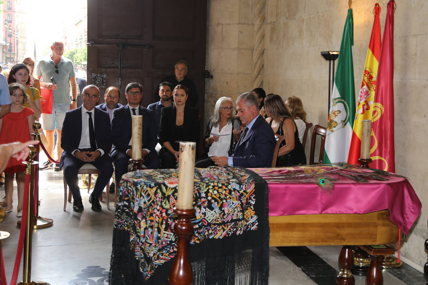 Multitudinario adiós a María Jiménez, una «artista inmortal»