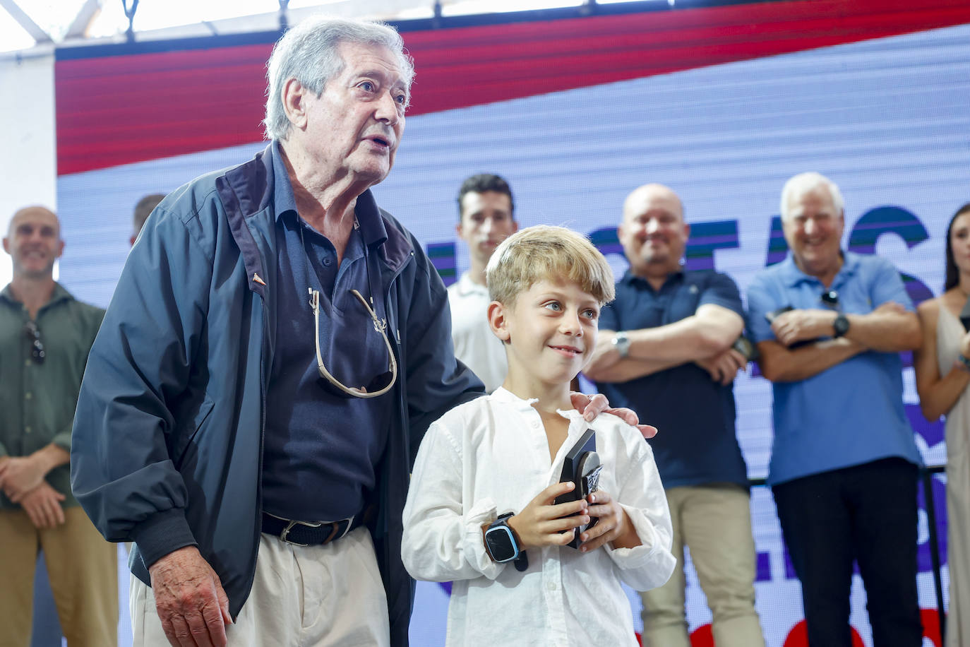 Fiesta y homenajes en el Grupo Covadonga