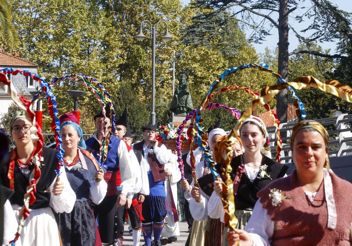 Fiesta y homenajes en el Grupo Covadonga