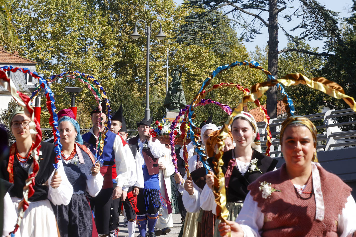 Fiesta y homenajes en el Grupo Covadonga