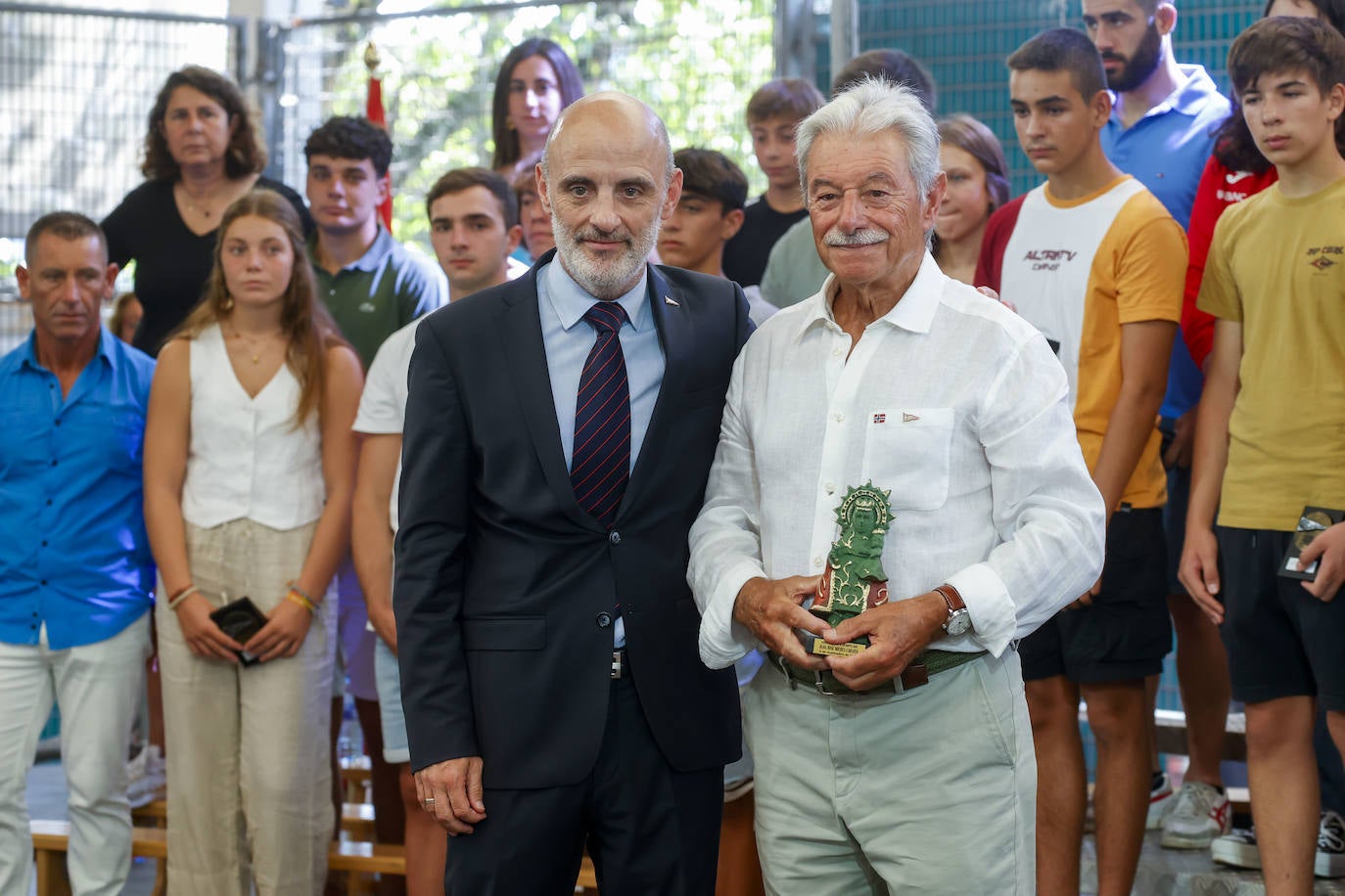 Fiesta y homenajes en el Grupo Covadonga