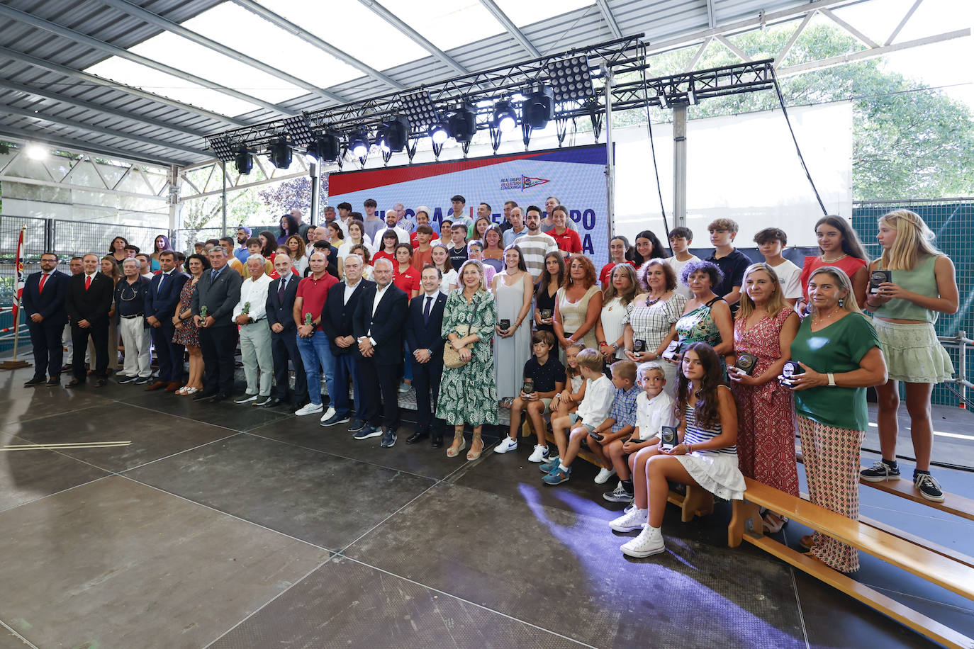 Fiesta y homenajes en el Grupo Covadonga