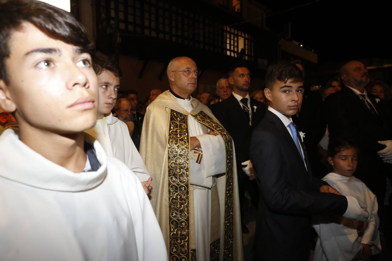La Guía ilumina Llanes con su multitudinaria procesión