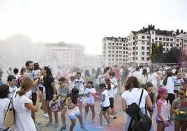 Corvera se tiñe de color en sus fiestas