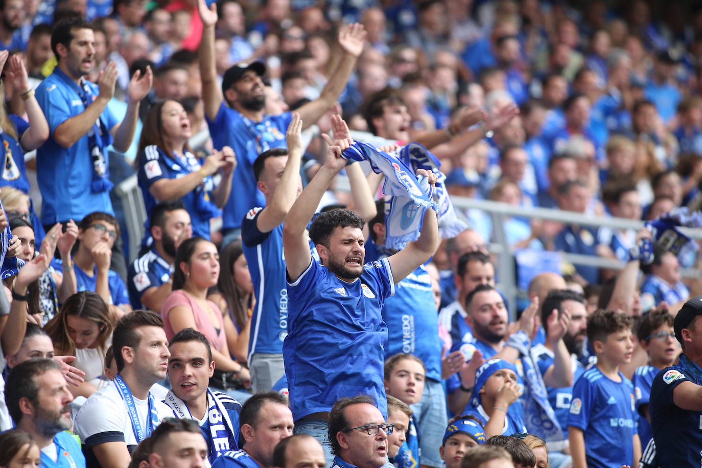 ¿Estuviste viendo el Oviedo - Sporting en el Tartiere? ¡Búscate en las fotos!