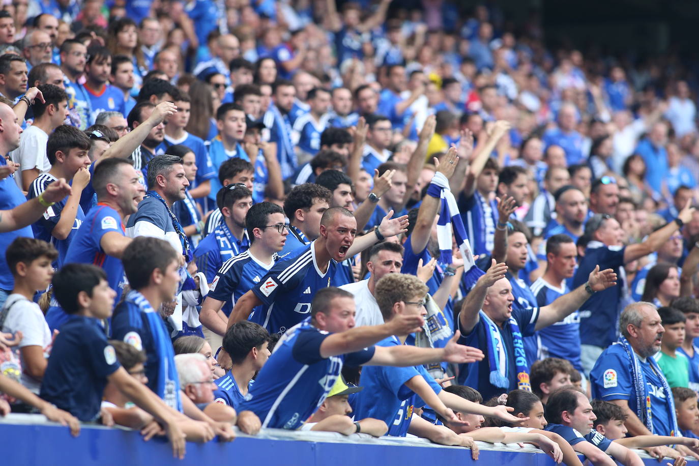¿Estuviste viendo el Oviedo - Sporting en el Tartiere? ¡Búscate en las fotos!