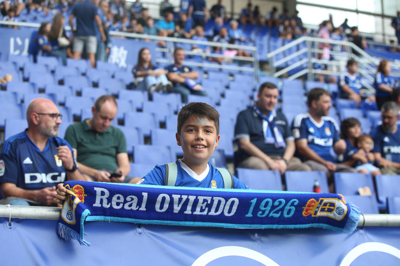 ¿Estuviste viendo el Oviedo - Sporting en el Tartiere? ¡Búscate en las fotos!