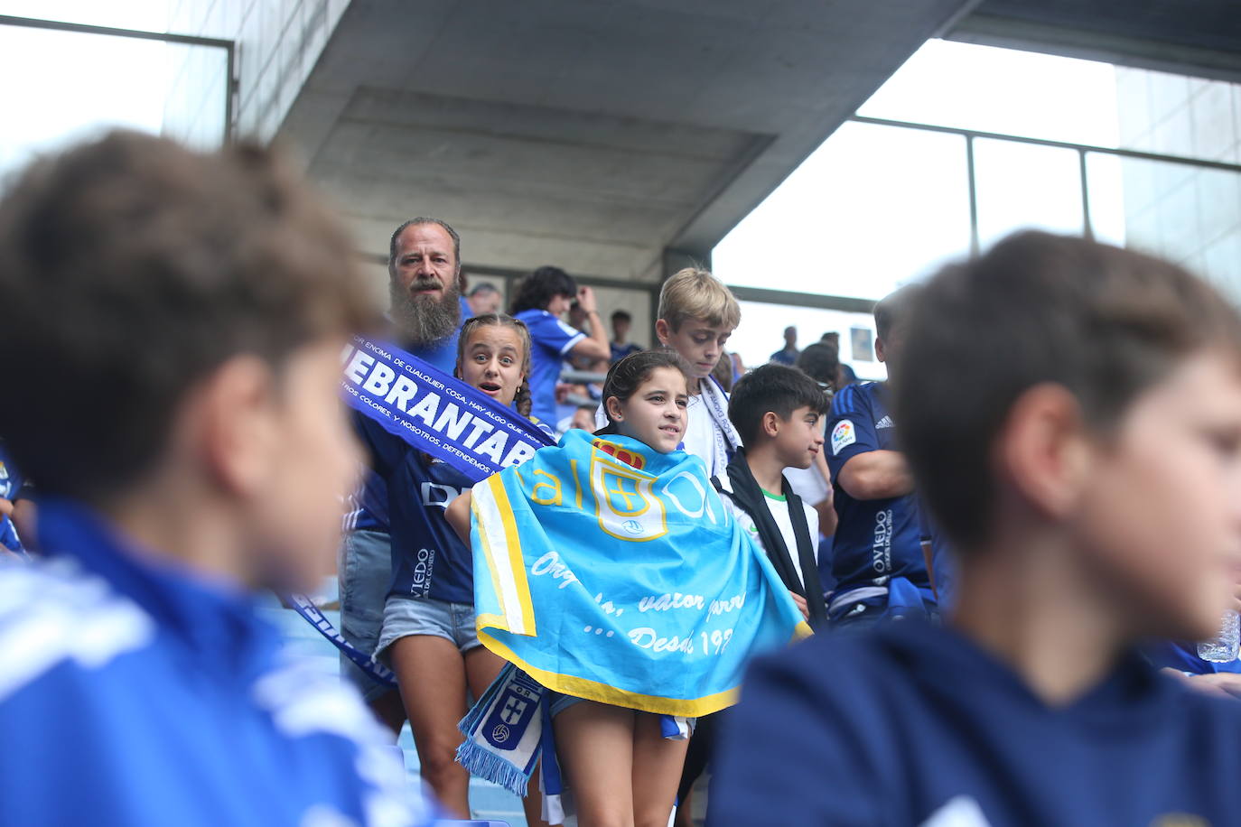 ¿Estuviste viendo el Oviedo - Sporting en el Tartiere? ¡Búscate en las fotos!